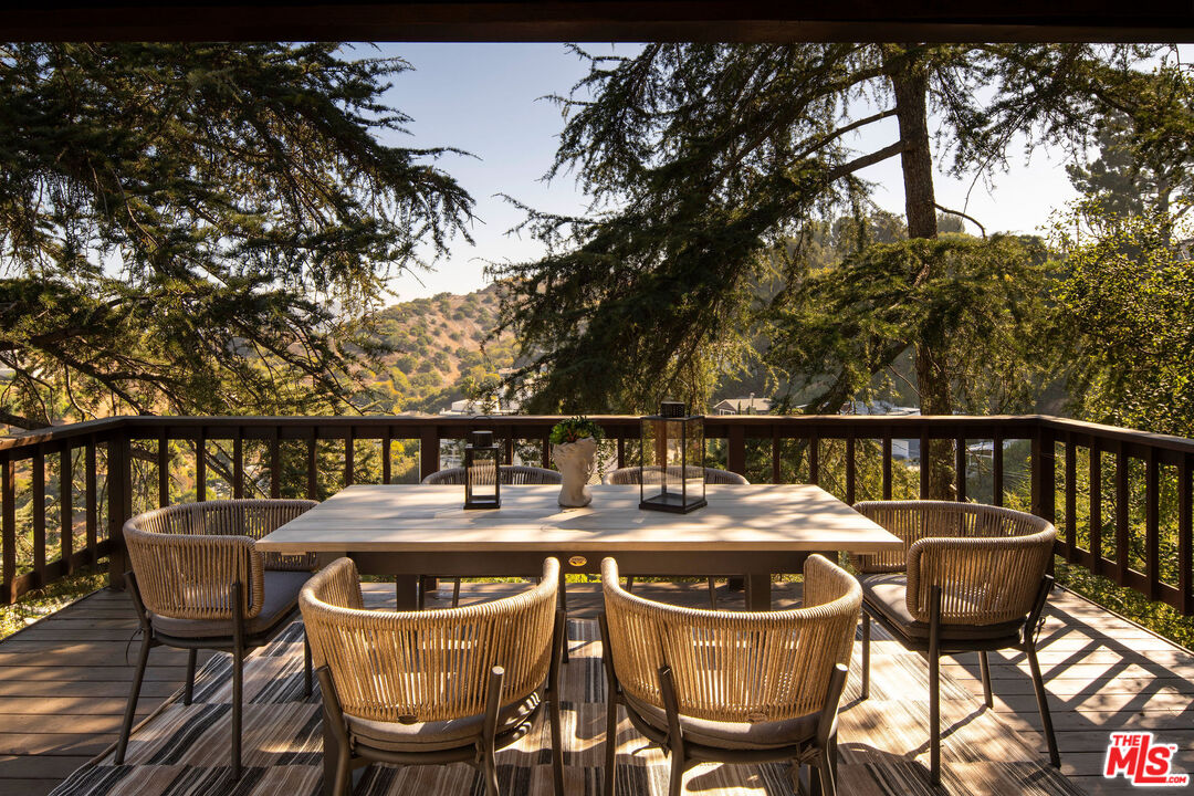 3720 Alta Mesa Dr, Studio City