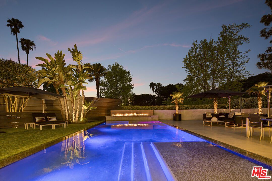 1975 Loma Vista Dr, Beverly Hills