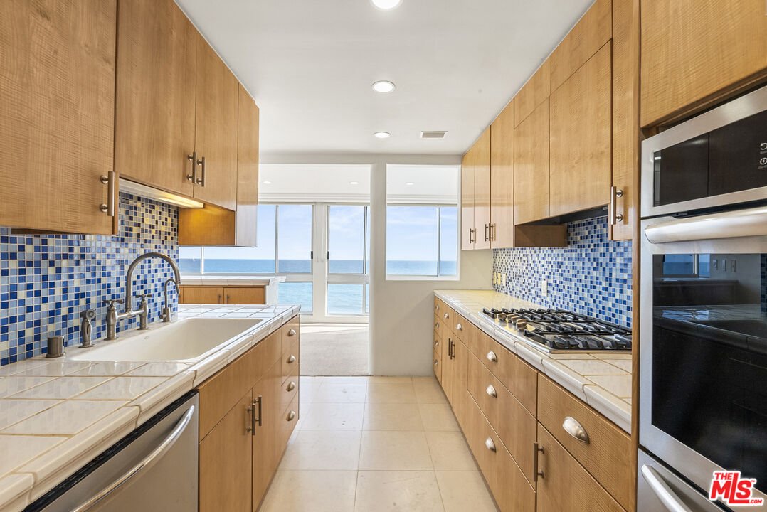 22548 Pacific Coast Hwy Unit: 211