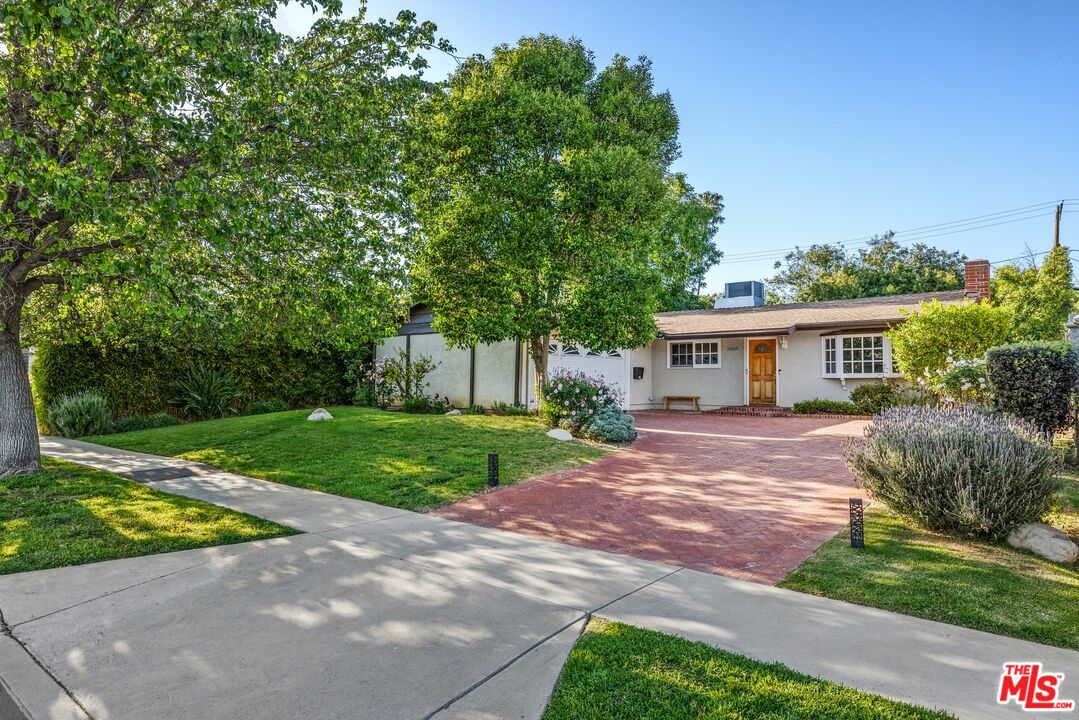 22669 Mobile St