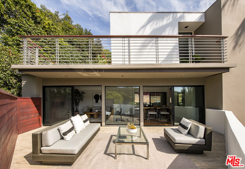 2506 Rinconia Dr, Hollywood Hills