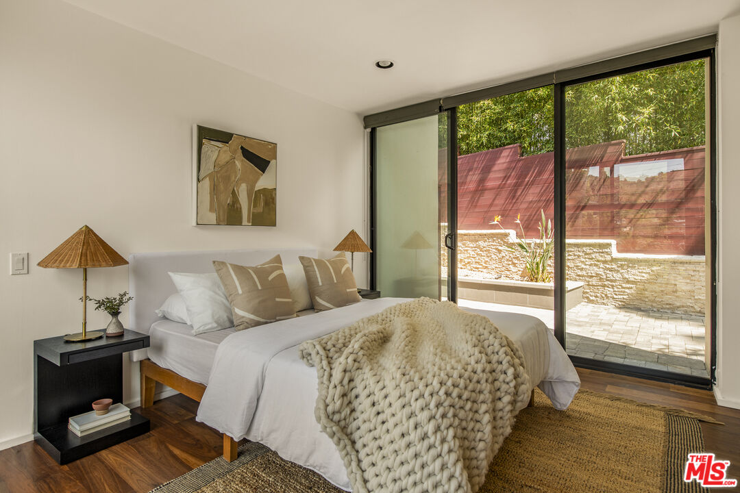 2506 Rinconia Dr, Hollywood Hills