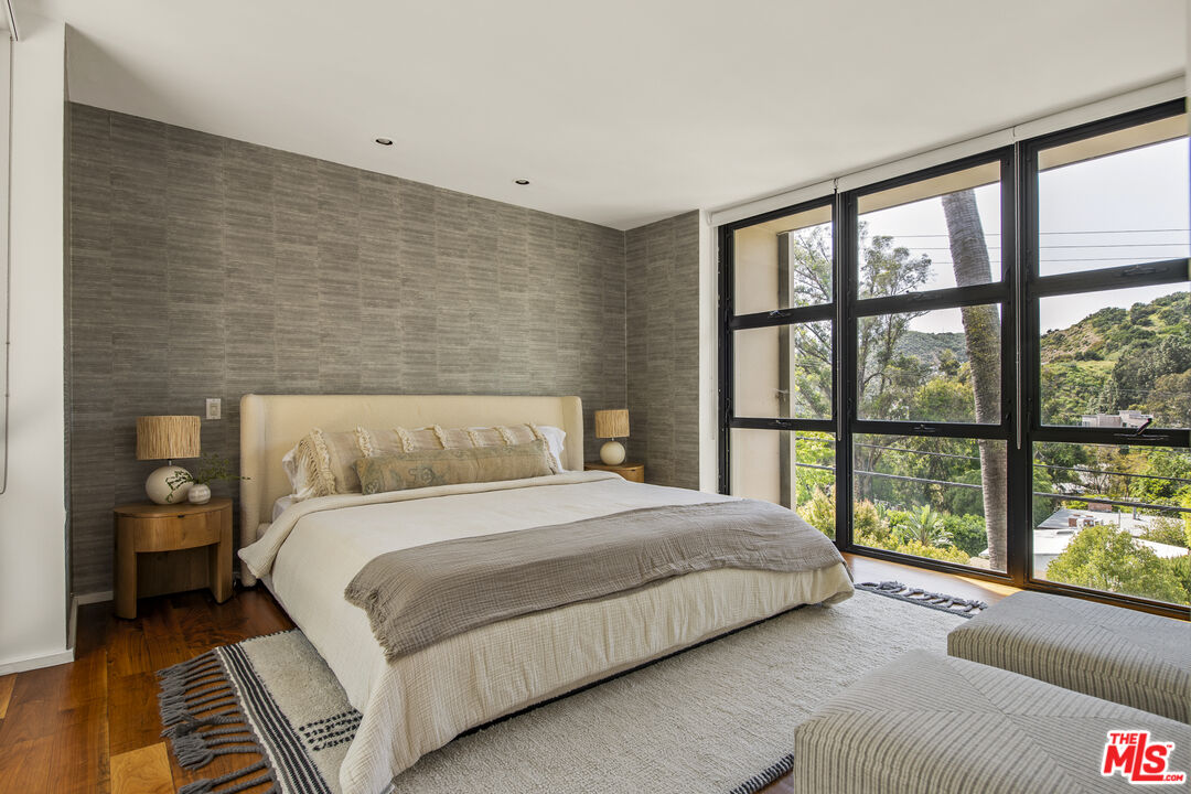 2506 Rinconia Dr, Hollywood Hills