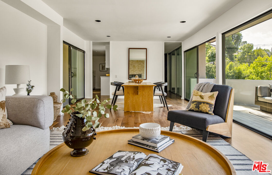 2506 Rinconia Dr, Hollywood Hills