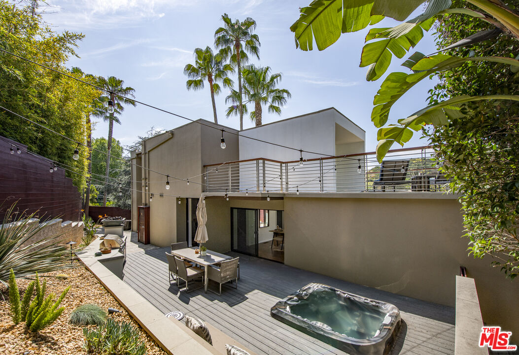 2506 Rinconia Dr, Hollywood Hills