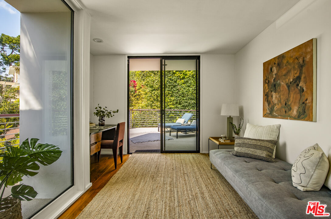 2506 Rinconia Dr, Hollywood Hills