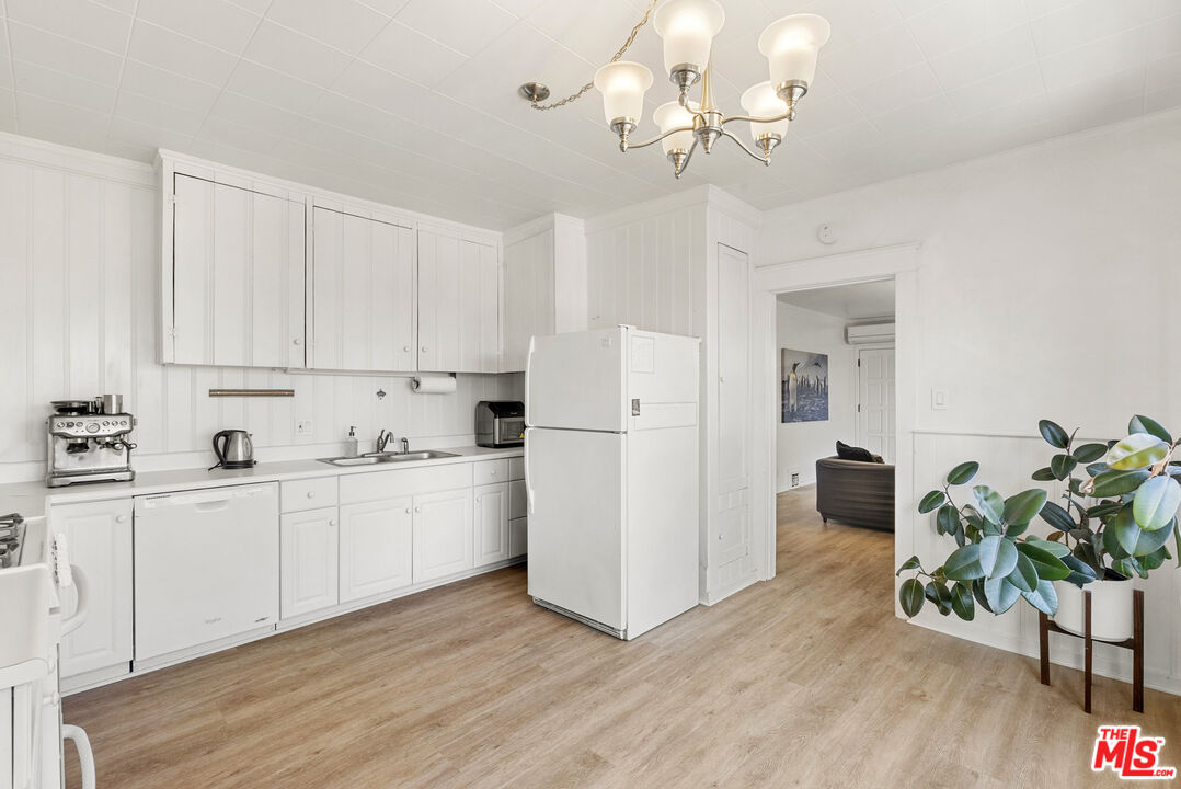 2014 Whitley Ave Unit: 2
