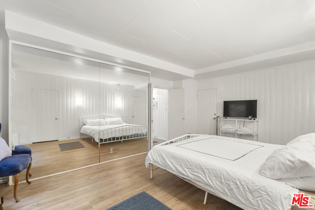 2014 Whitley Ave Unit: 2