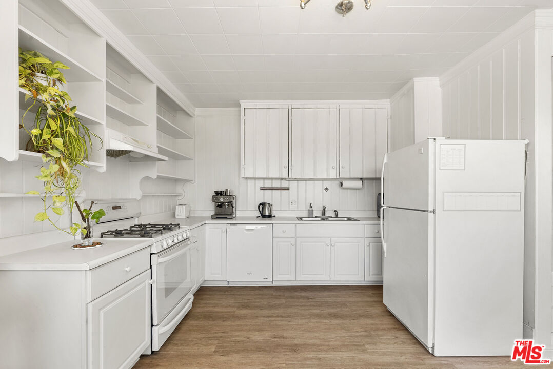 2014 Whitley Ave Unit: 2
