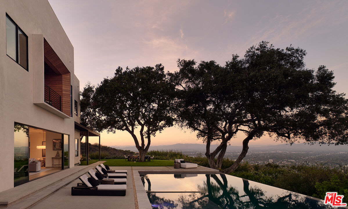 13331 Mulholland Dr, Beverly Hills