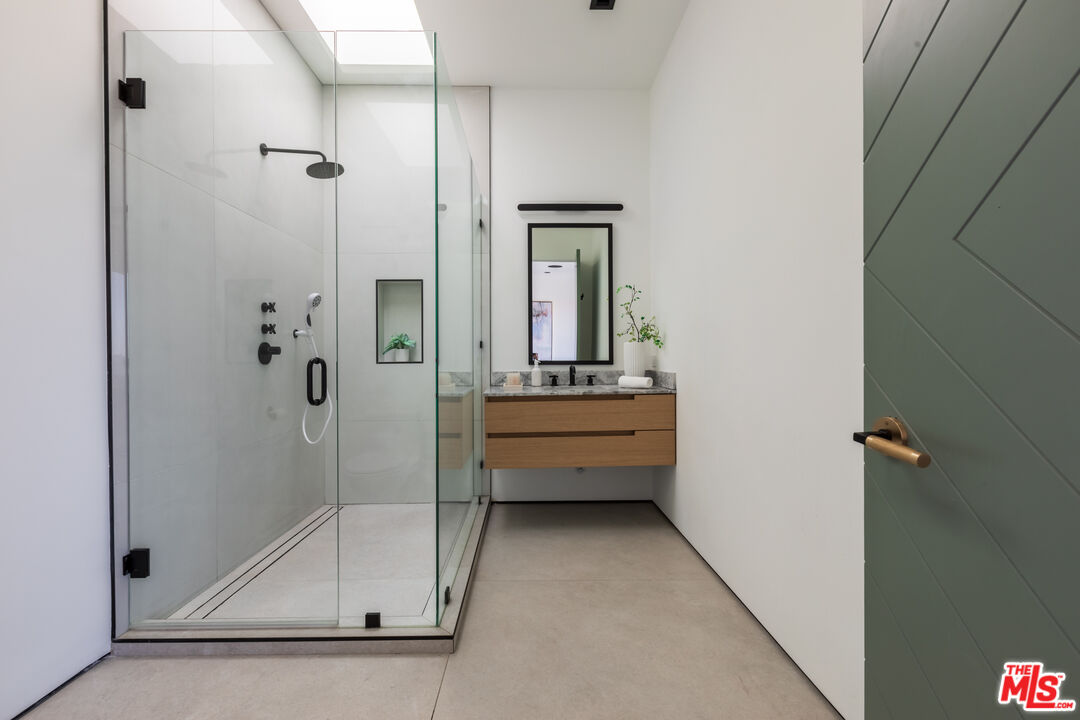 13331 Mulholland Dr, Beverly Hills