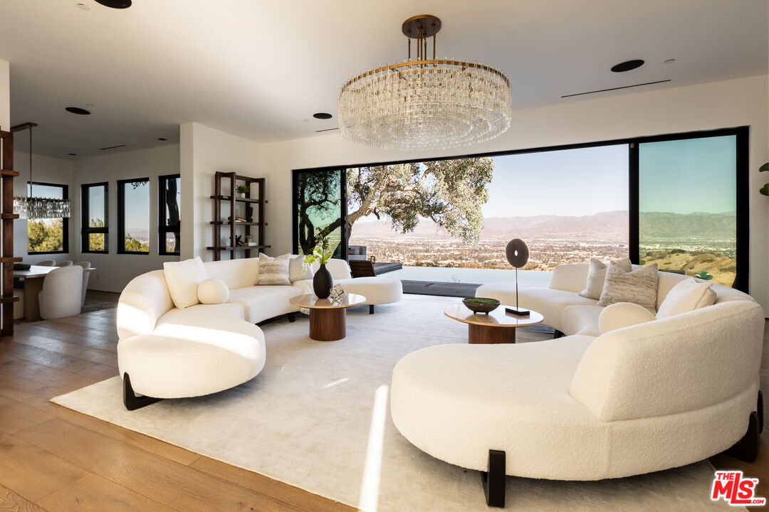 13331 Mulholland Dr, Beverly Hills