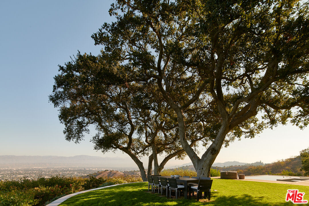 13331 Mulholland Dr, Beverly Hills