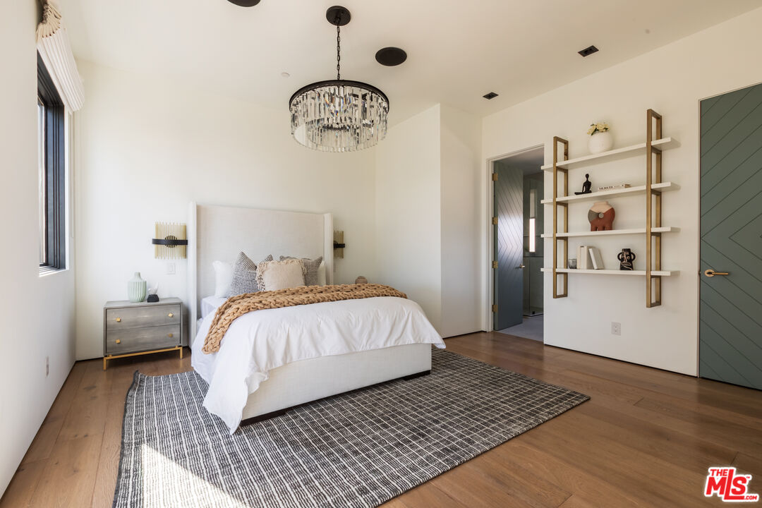 13331 Mulholland Dr, Beverly Hills