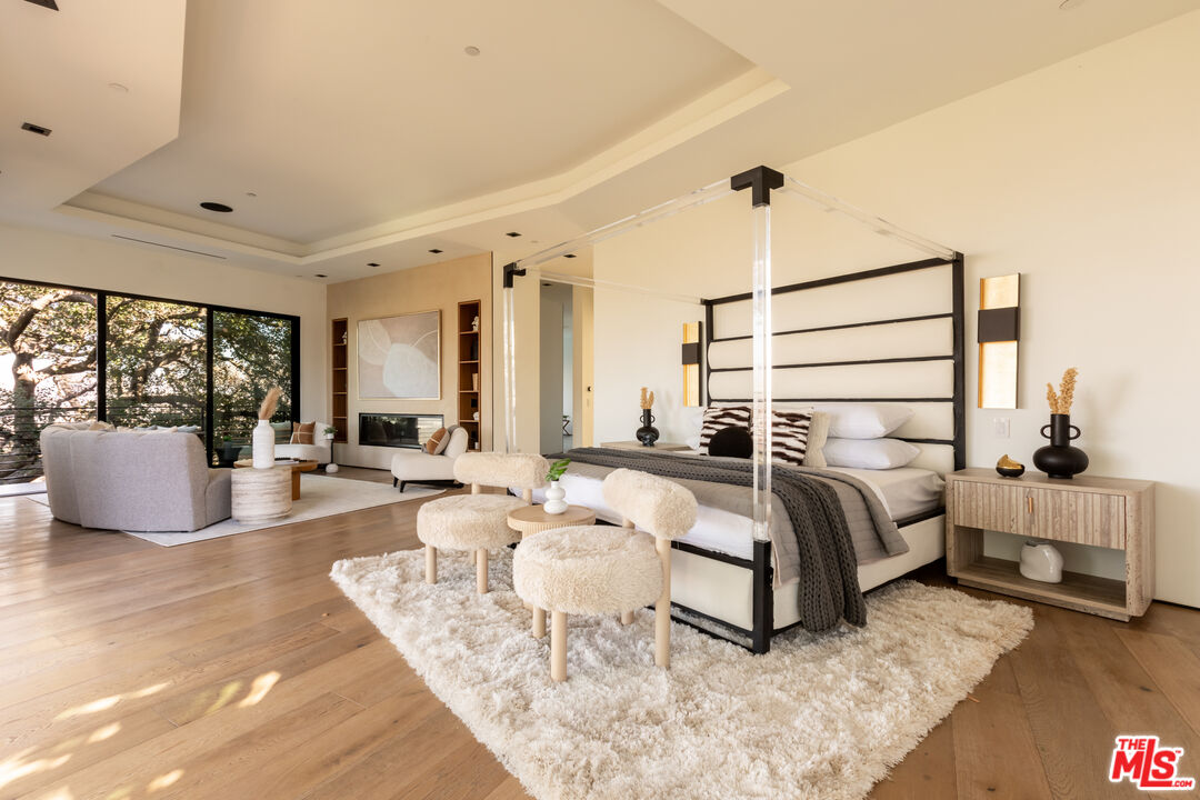 13331 Mulholland Dr, Beverly Hills