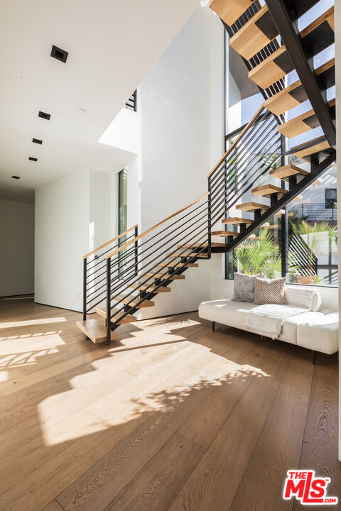 13331 Mulholland Dr, Beverly Hills