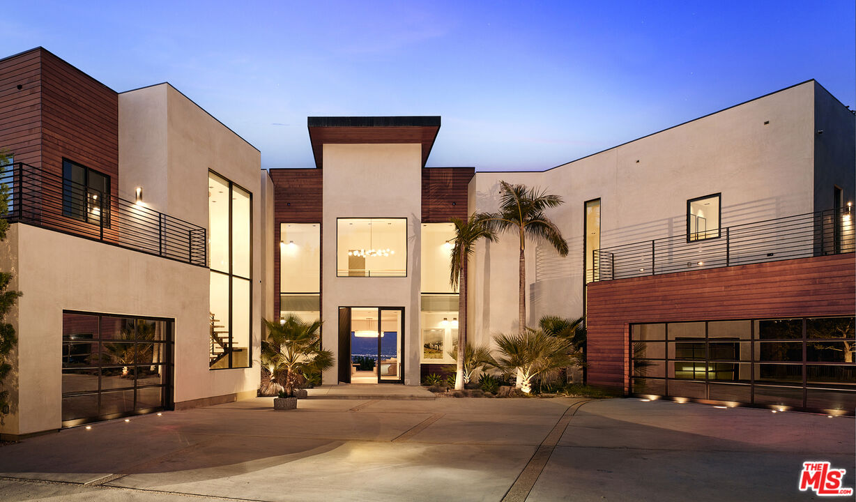 13331 Mulholland Dr, Beverly Hills