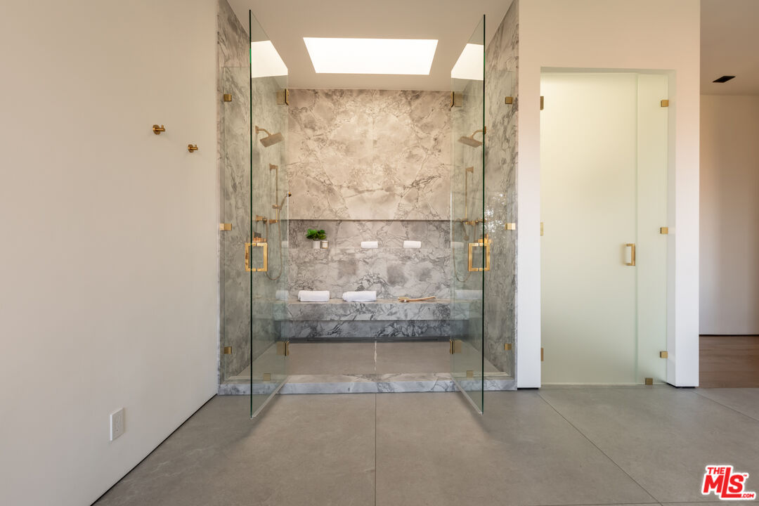 13331 Mulholland Dr, Beverly Hills