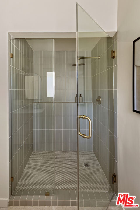 20523 Tiara St, Woodland Hills