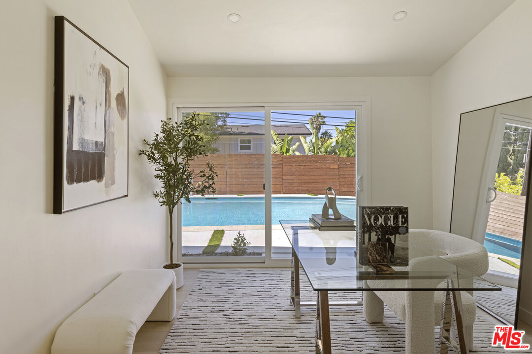 20523 Tiara St, Woodland Hills