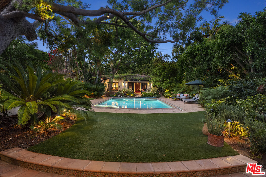 710 N Maple Dr, Beverly Hills