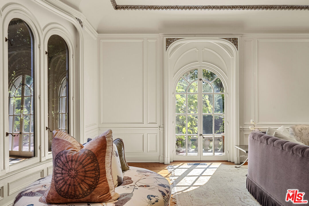710 N Maple Dr, Beverly Hills