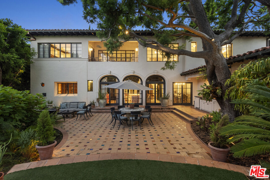 710 N Maple Dr, Beverly Hills