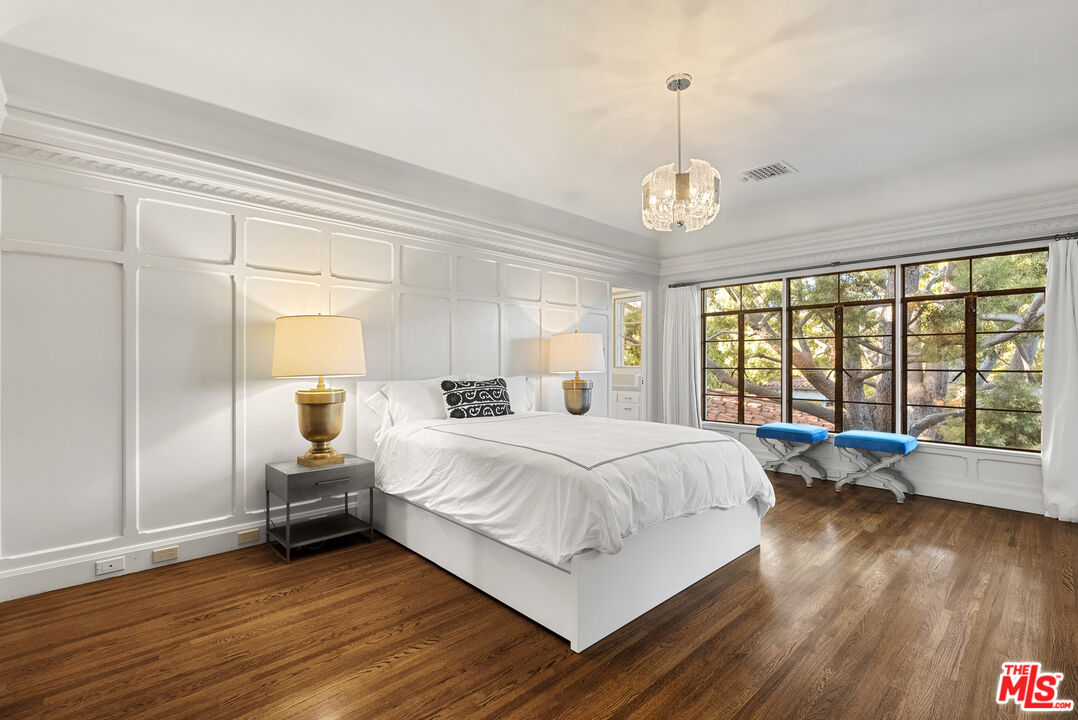 710 N Maple Dr, Beverly Hills