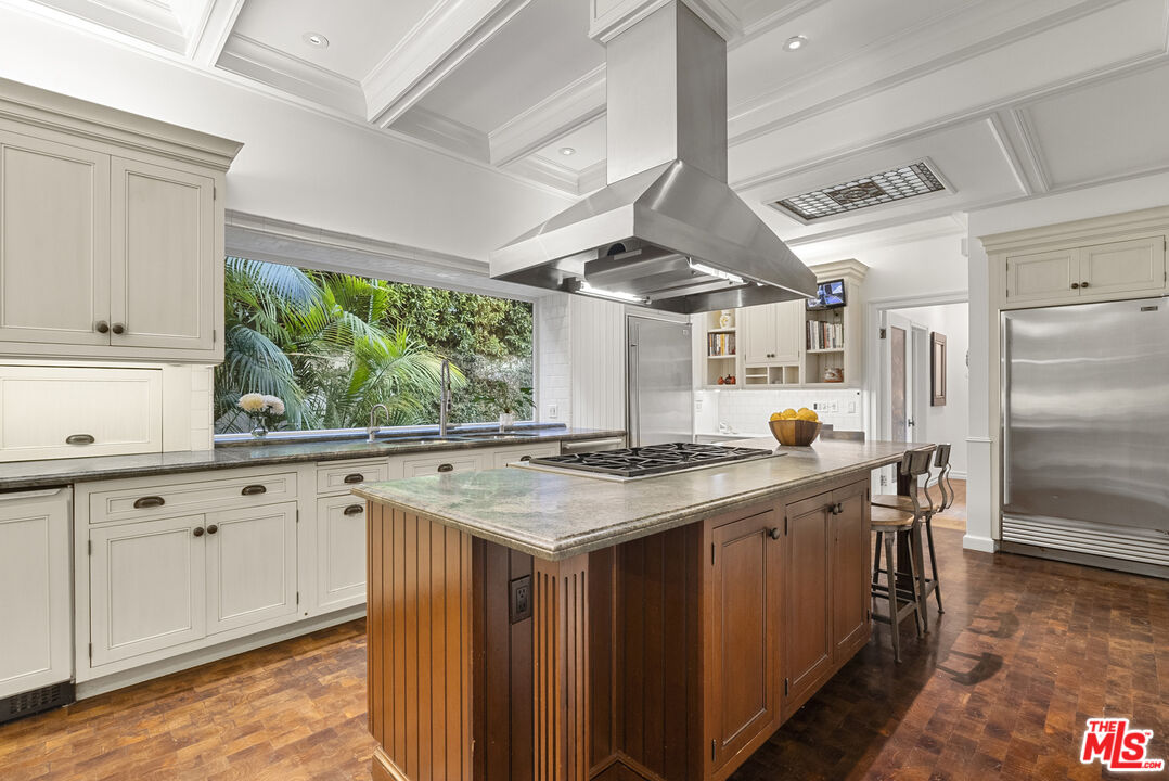 710 N Maple Dr, Beverly Hills
