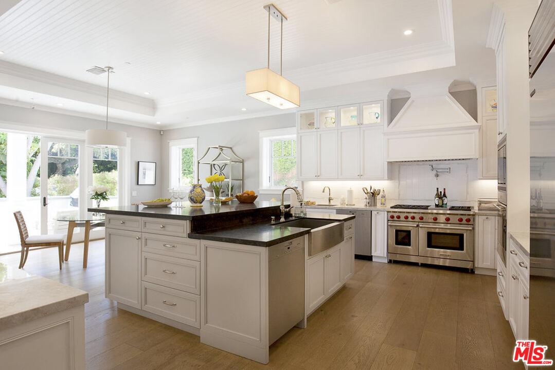 12910 W Sunset Blvd, Brentwood