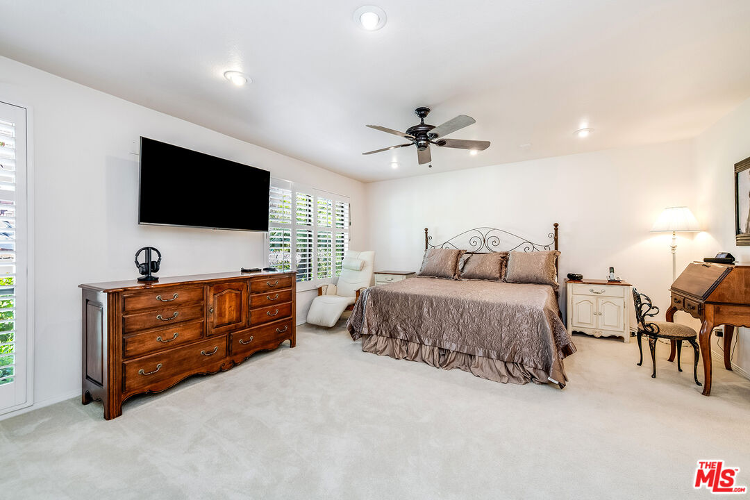 18731 Hatteras St Unit: 26, Tarzana