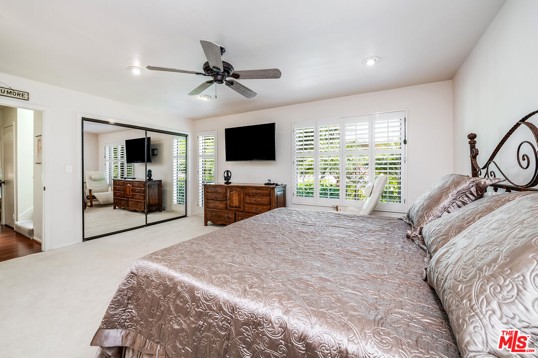 18731 Hatteras St Unit: 26, Tarzana