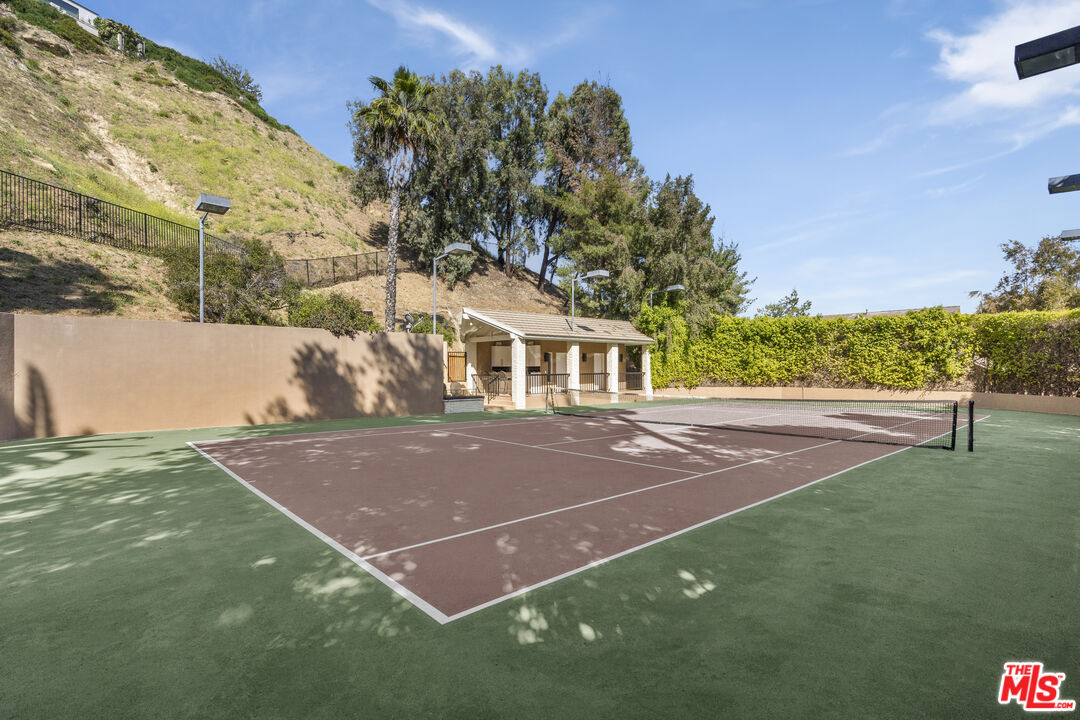 16101 Valley Meadow Pl, Encino