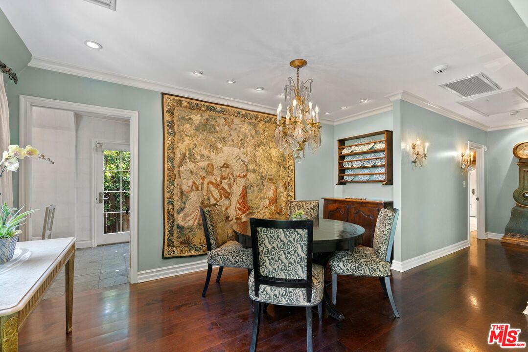 9053 Elevado St, West Hollywood