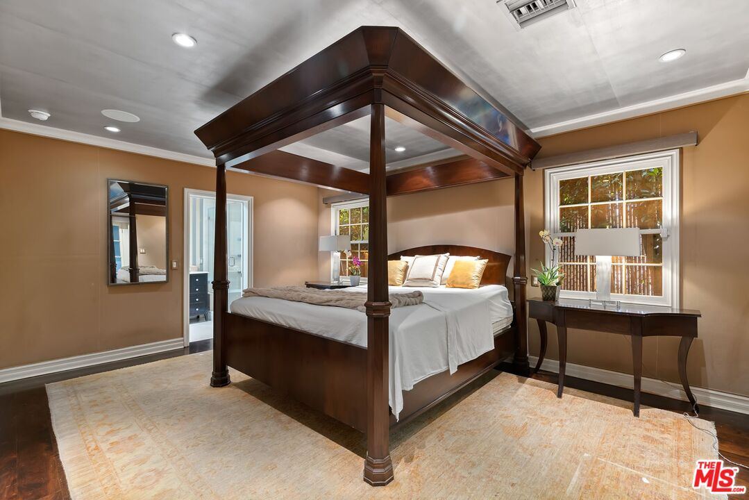 9053 Elevado St, West Hollywood