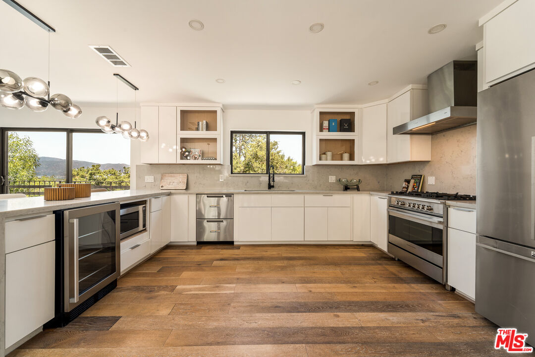 11587 Sunshine Ter, Studio City