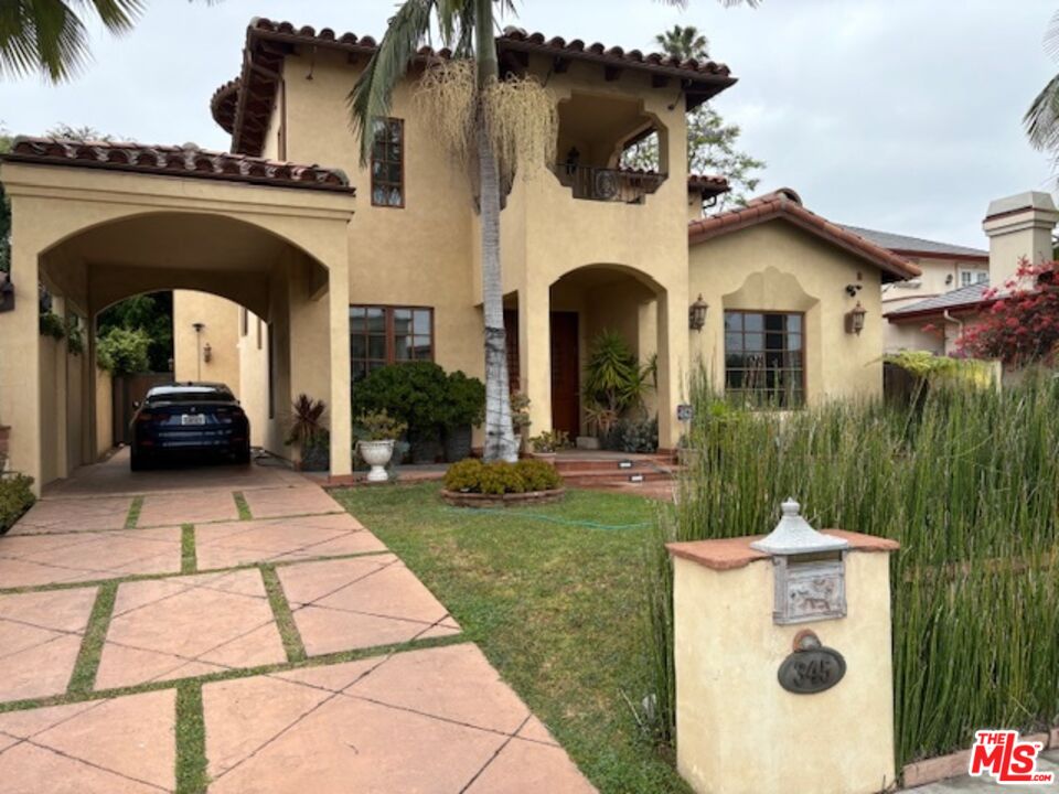 345 S Palm Dr