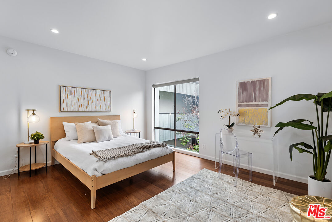 1887 Greenfield Ave Unit: 303