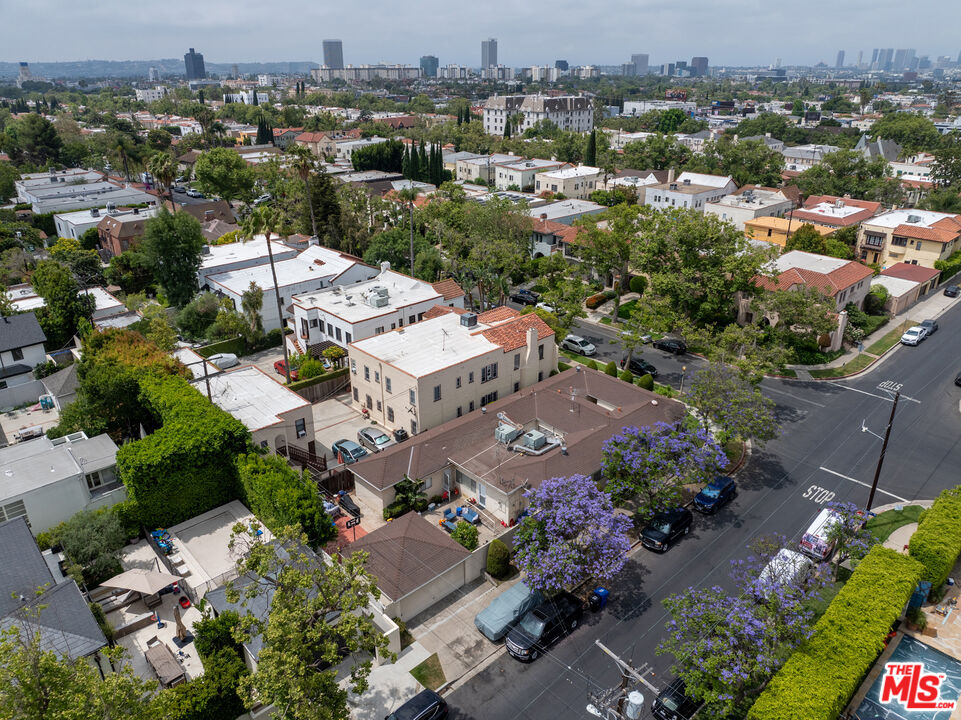 364 N Mansfield Ave, Hancock Park