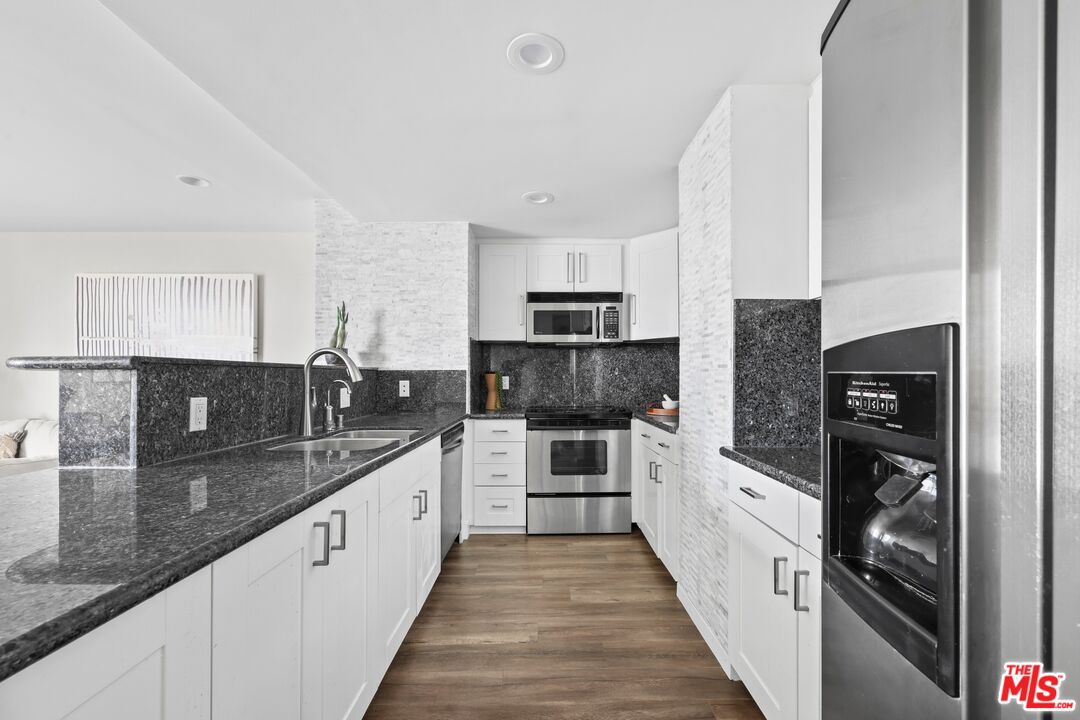 2160 Century Park E Unit: 1103