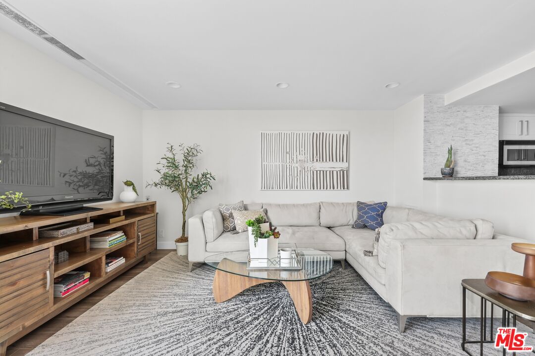 2160 Century Park E Unit: 1103