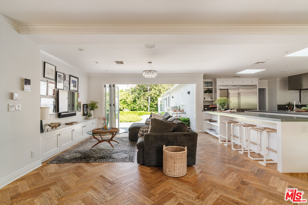 4106 Longridge Ave, Sherman Oaks
