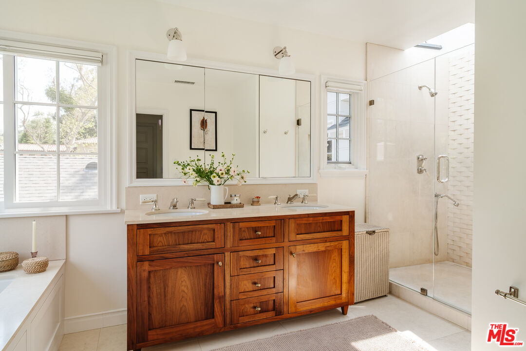 4106 Longridge Ave, Sherman Oaks