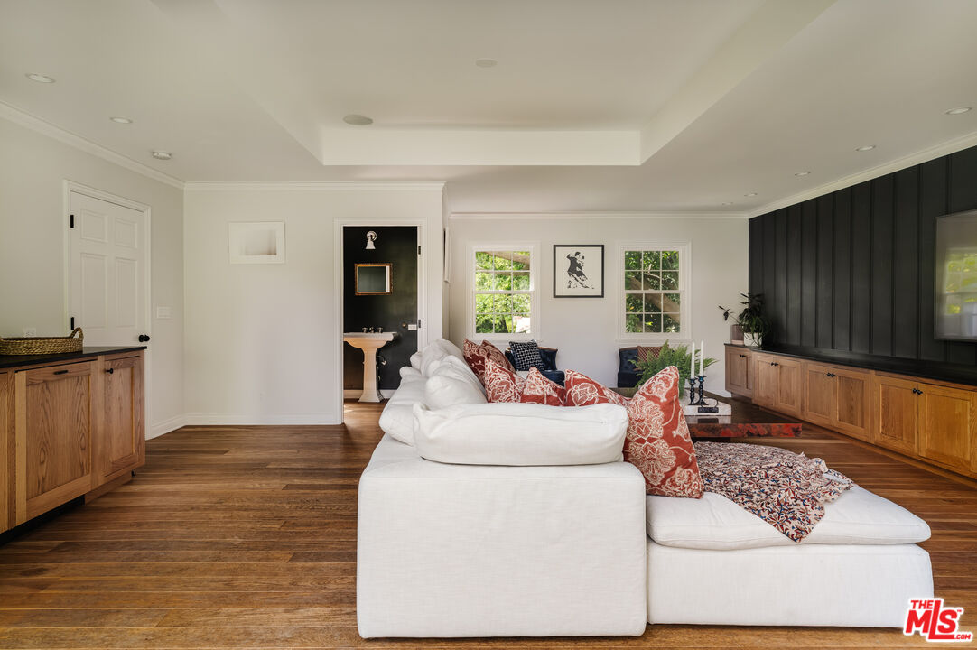 4106 Longridge Ave, Sherman Oaks