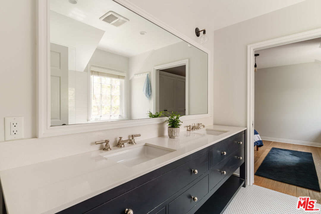 4106 Longridge Ave, Sherman Oaks