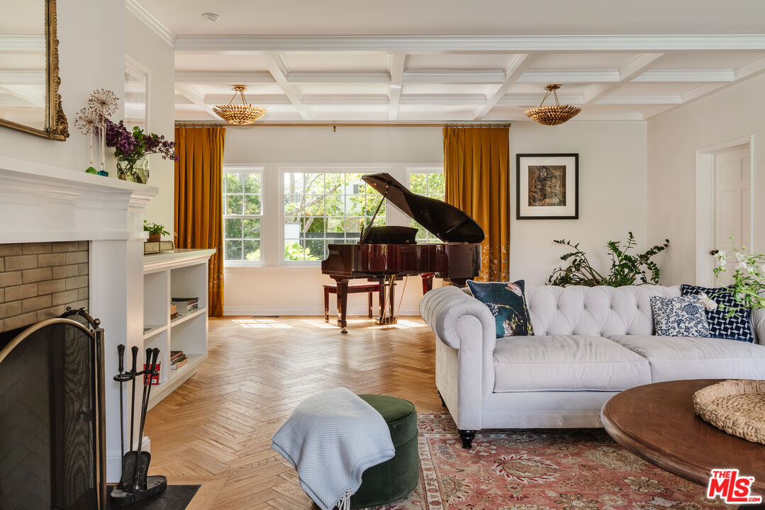 4106 Longridge Ave, Sherman Oaks