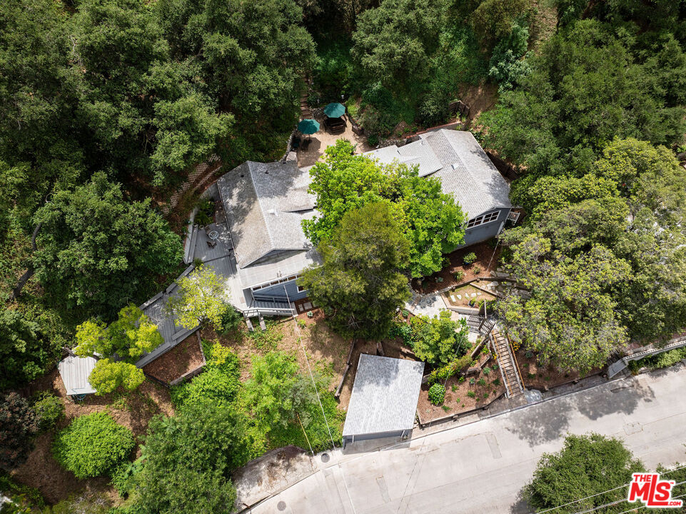 8162 Kirkwood Dr, Hollywood HIlls