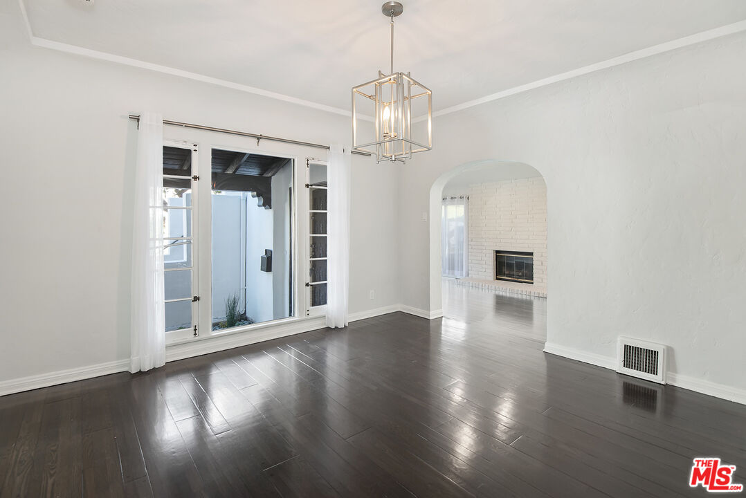 426 S Bedford Dr, Beverly Hills