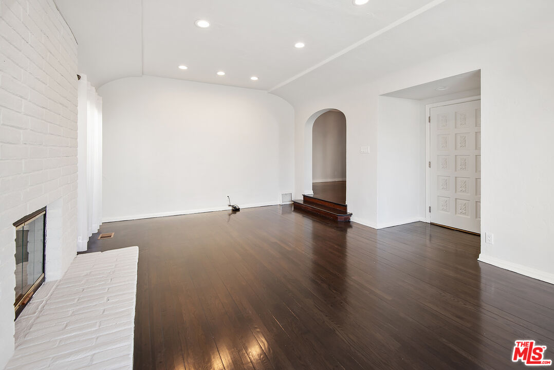 426 S Bedford Dr, Beverly Hills