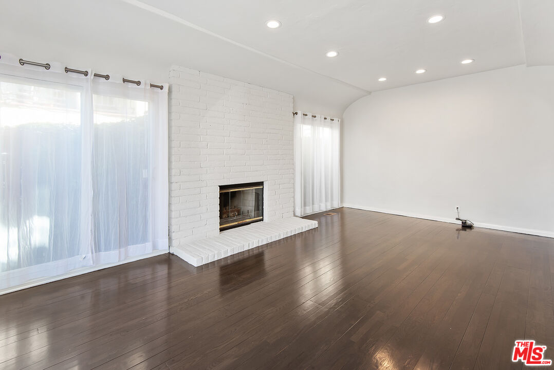 426 S Bedford Dr, Beverly Hills